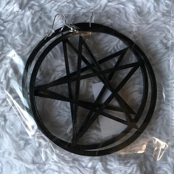 Large Black Pentacle Pentagram Hoop Earrings - Picture 3 of 3